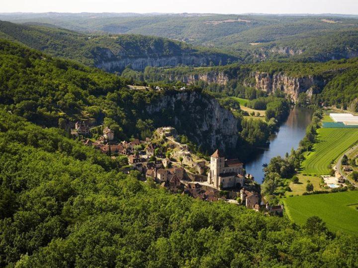 Les Clés Des Champs Côté Jardin Hébergement de vacances Lacave (Lot)