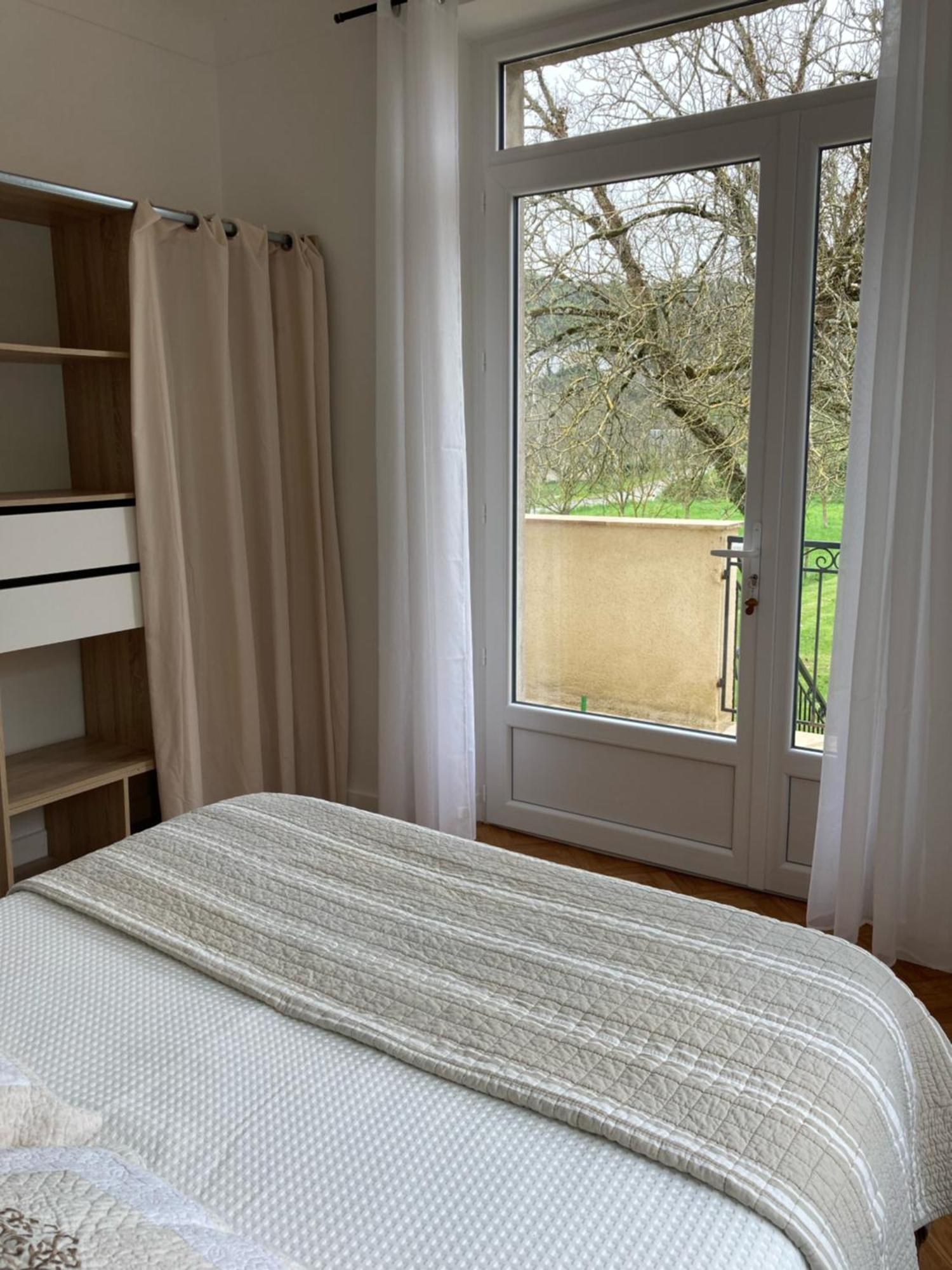 Ferienhaus Les Cles Des Champs Cote Jardin Lacave (Lot)