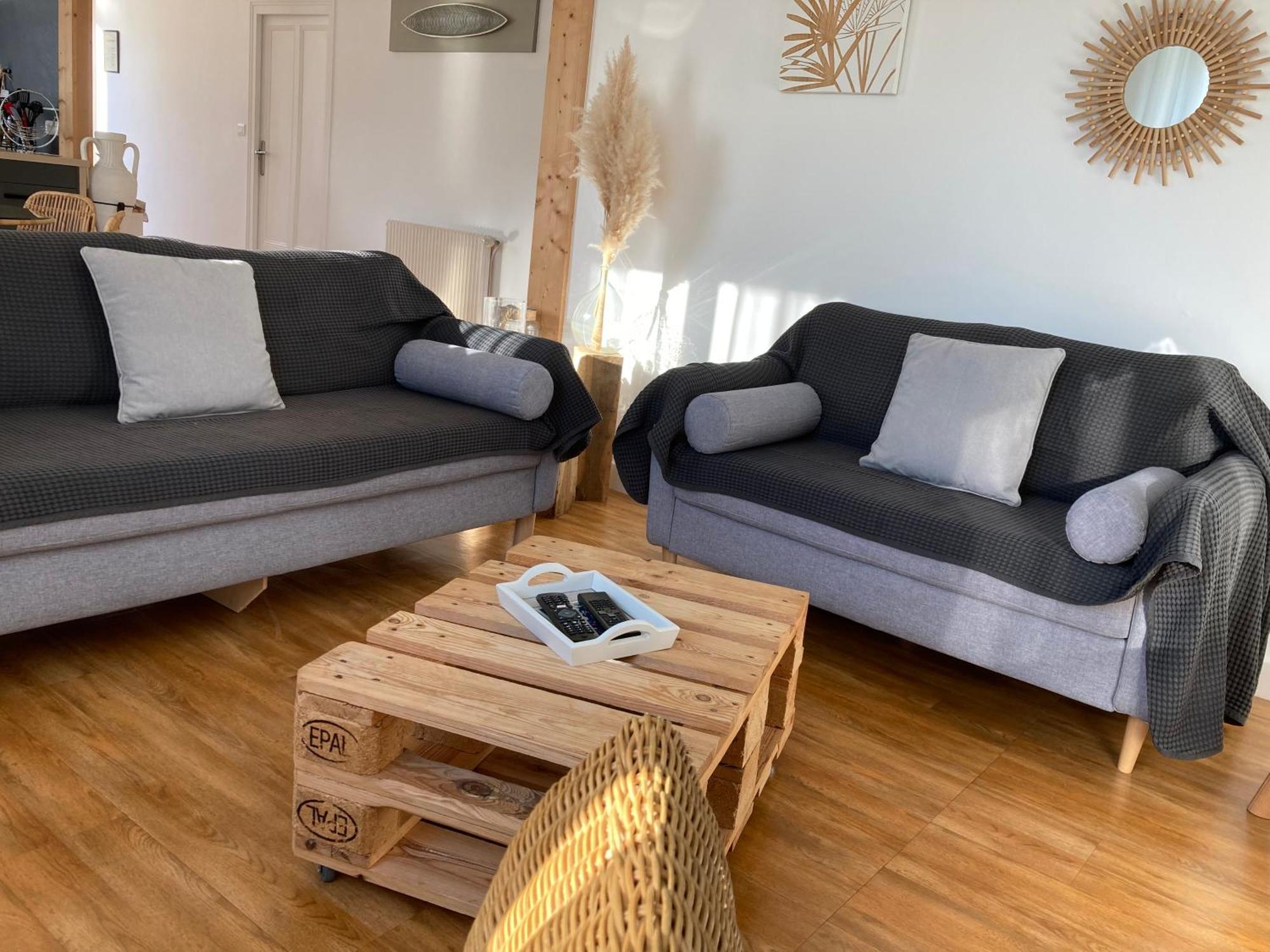 Les Clés Des Champs Côté Jardin Hébergement de vacances Lacave (Lot)