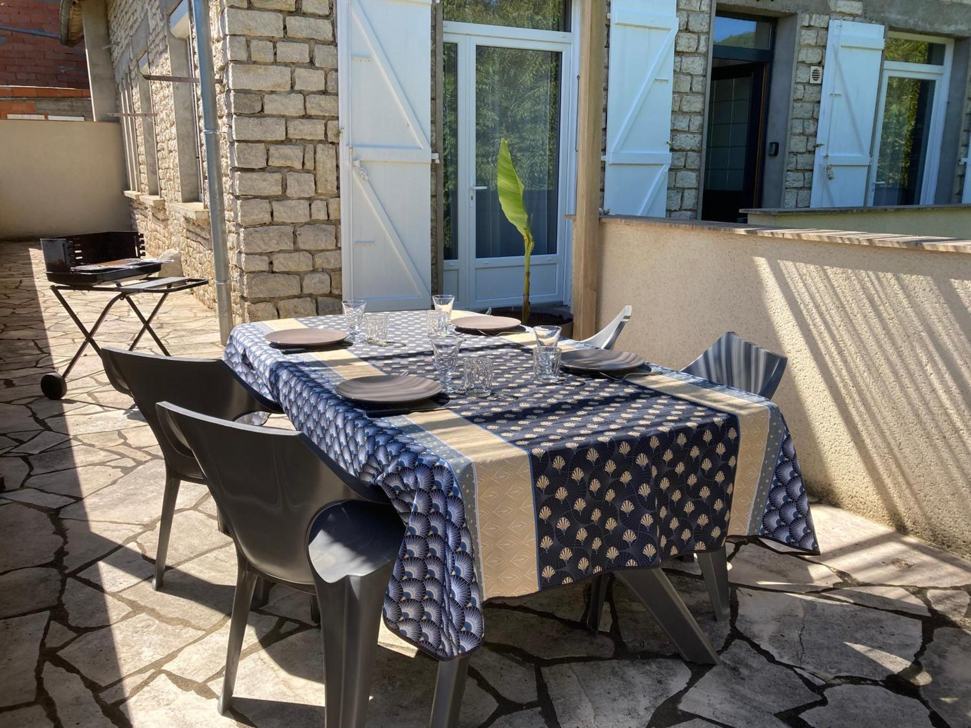 Les Cles Des Champs Cote Jardin Lacave (Lot)